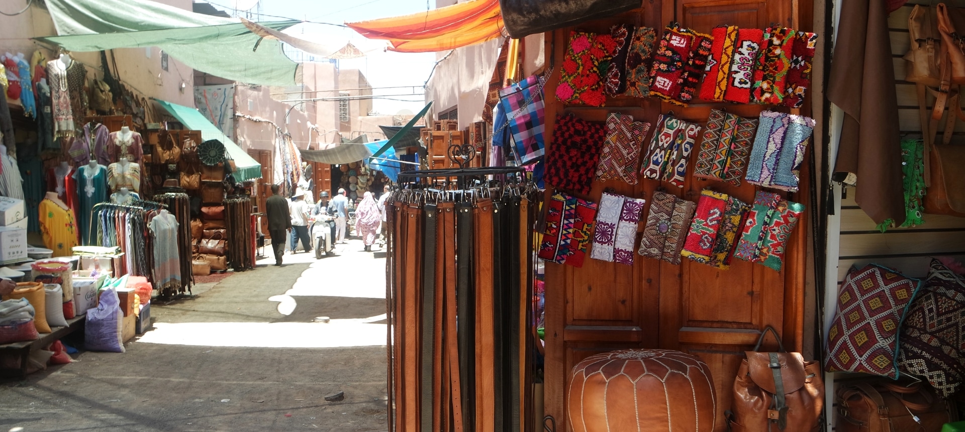 De souks van Marrakech bezoeken: wat te verwachten